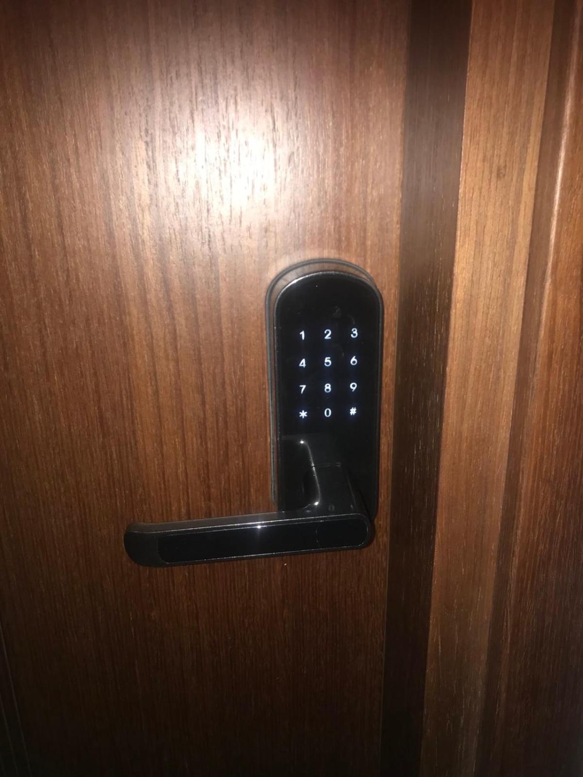 Lilia 3 Self-Check In Apartment With Hot Water Despite Prevention In The Neighborhood, Food And Drink Shop Open Until 10 Pm And Free Parking Area Next Ot 24 Hours Food And Drink Shop And Free Parking Area Sofia Eksteriør bilde