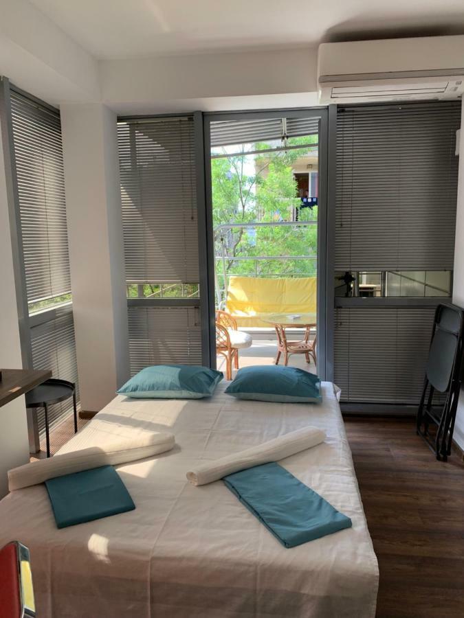 Lilia 3 Self-Check In Apartment With Hot Water Despite Prevention In The Neighborhood, Food And Drink Shop Open Until 10 Pm And Free Parking Area Next Ot 24 Hours Food And Drink Shop And Free Parking Area Sofia Eksteriør bilde