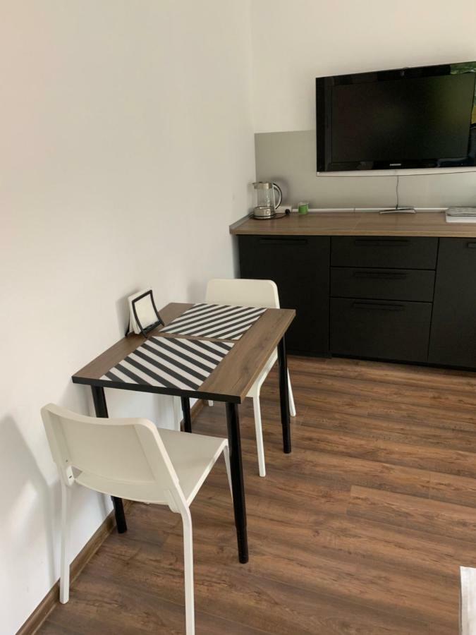Lilia 3 Self-Check In Apartment With Hot Water Despite Prevention In The Neighborhood, Food And Drink Shop Open Until 10 Pm And Free Parking Area Next Ot 24 Hours Food And Drink Shop And Free Parking Area Sofia Eksteriør bilde