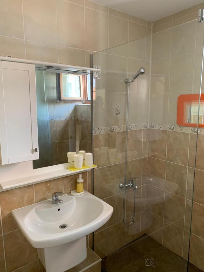 Lilia 3 Self-Check In Apartment With Hot Water Despite Prevention In The Neighborhood, Food And Drink Shop Open Until 10 Pm And Free Parking Area Next Ot 24 Hours Food And Drink Shop And Free Parking Area Sofia Eksteriør bilde